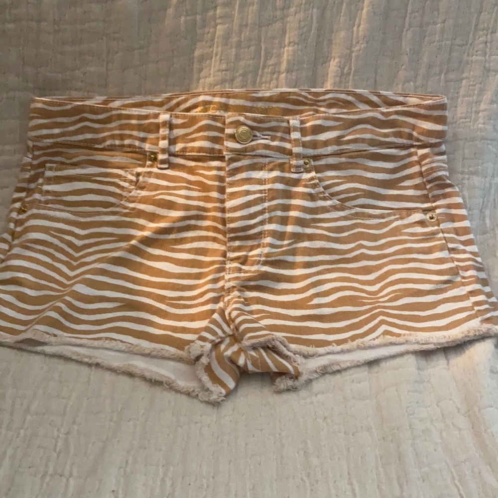 CUTE Michael Kors taupe zebra jean short Sz 2 LN